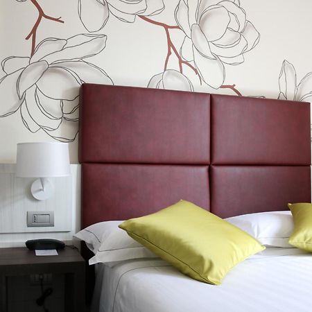 Hotel Villa Nabila Reggiolo エクステリア 写真