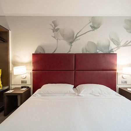 Hotel Villa Nabila Reggiolo エクステリア 写真