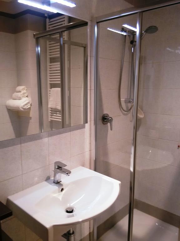 Hotel Villa Nabila Reggiolo 部屋 写真