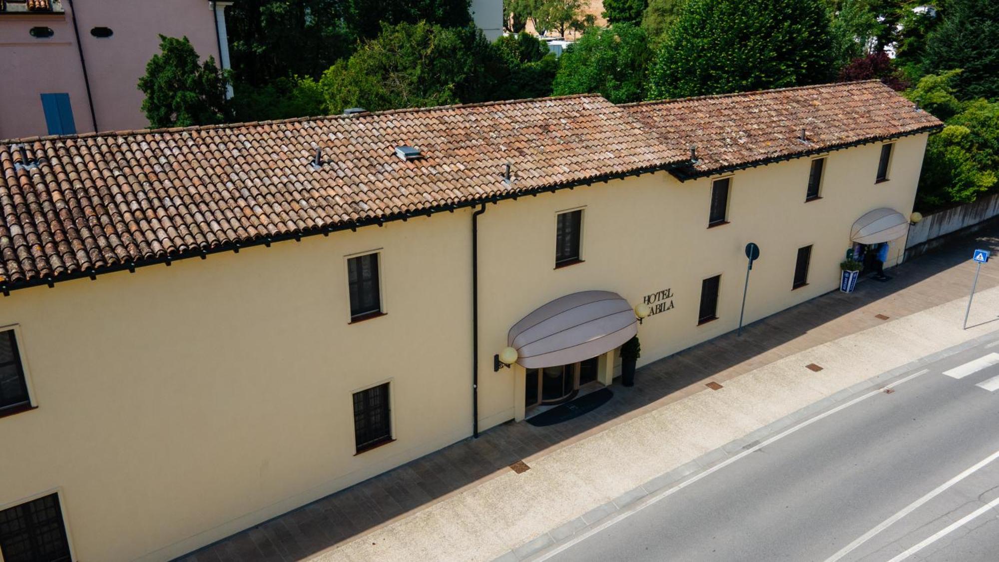 Hotel Villa Nabila Reggiolo エクステリア 写真
