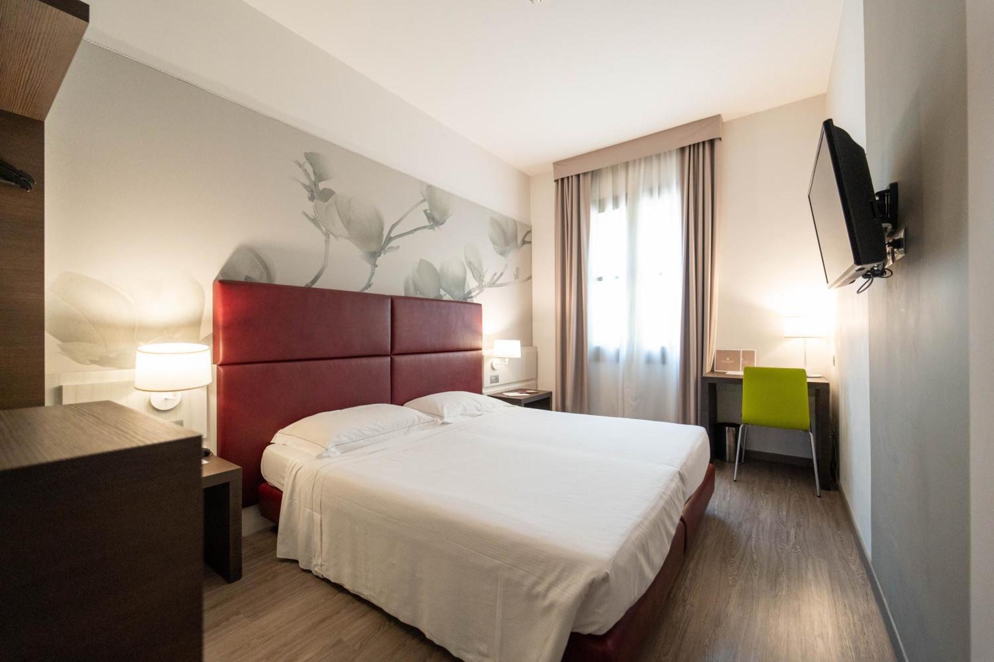 Hotel Villa Nabila Reggiolo エクステリア 写真