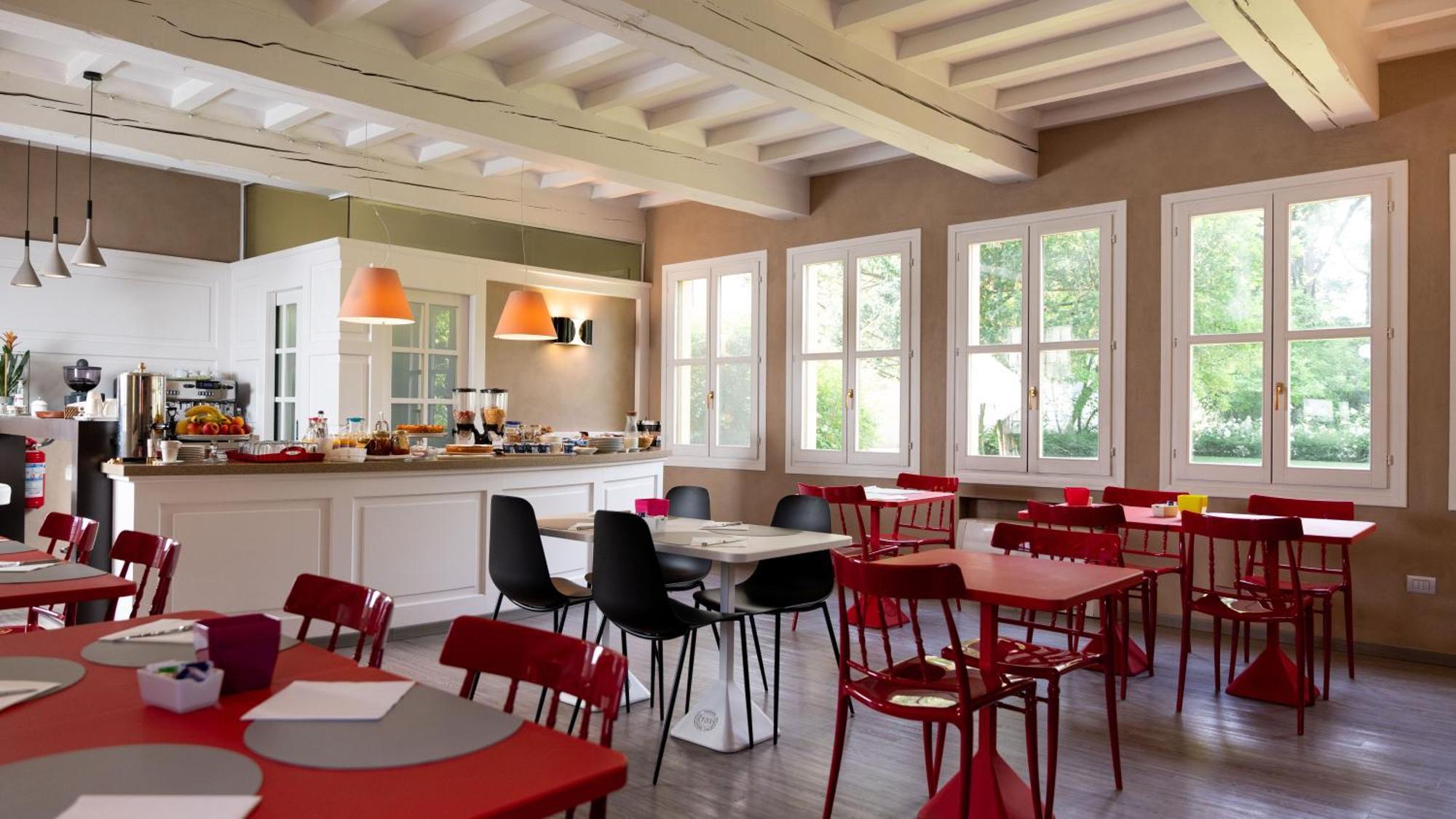 Hotel Villa Nabila Reggiolo エクステリア 写真