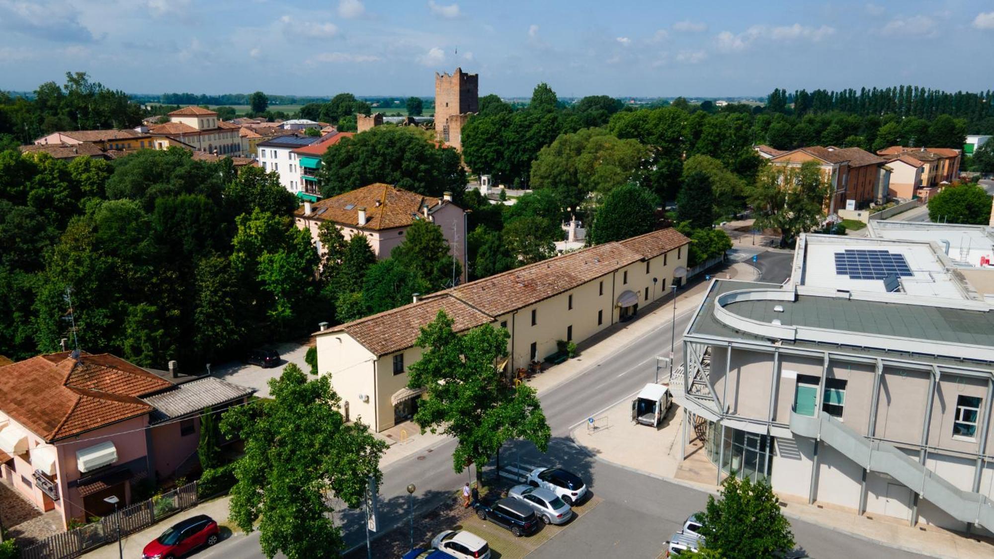 Hotel Villa Nabila Reggiolo エクステリア 写真