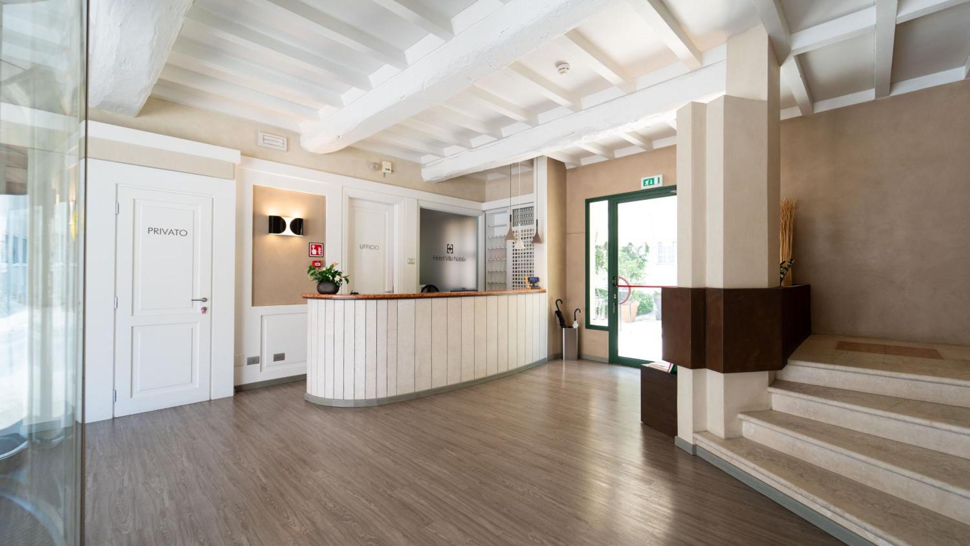 Hotel Villa Nabila Reggiolo エクステリア 写真