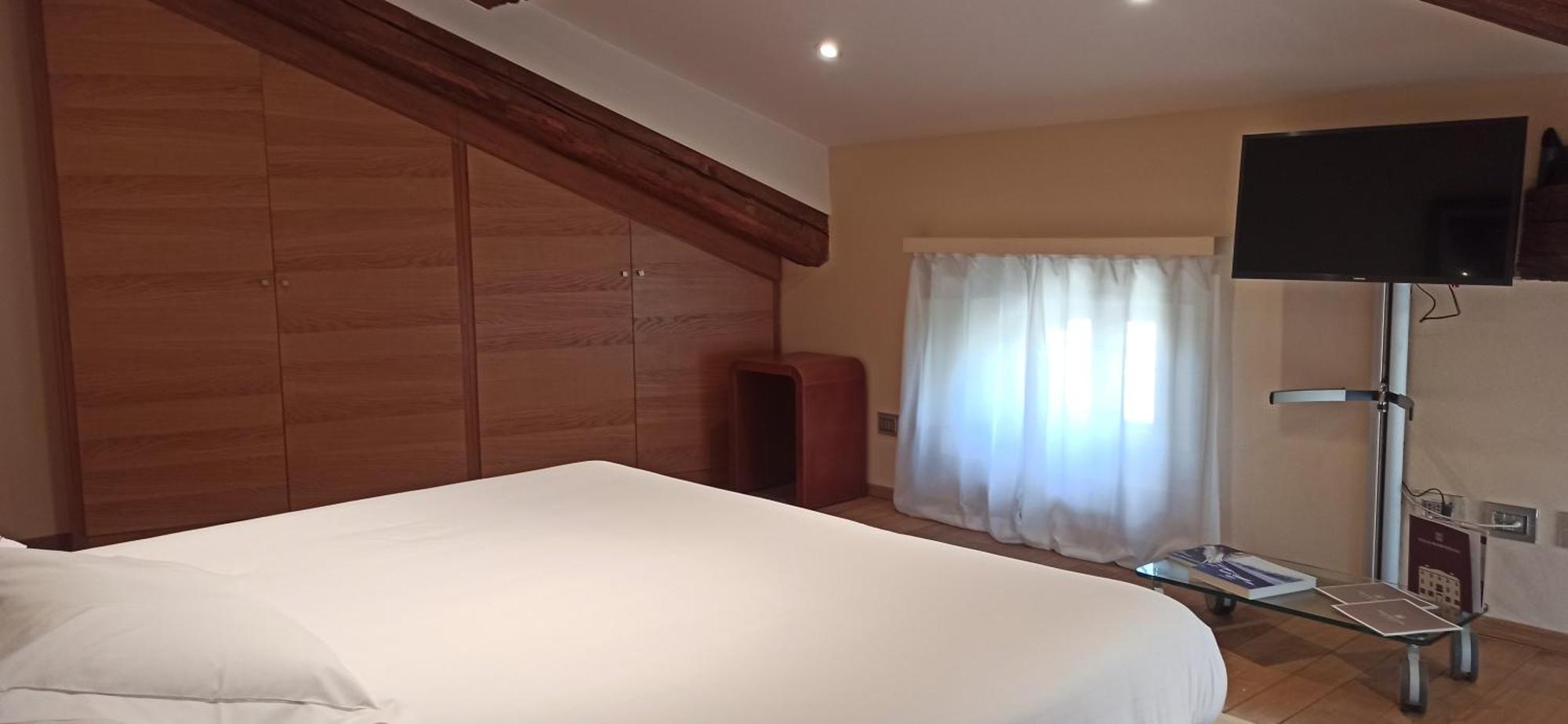 Hotel Villa Nabila Reggiolo エクステリア 写真