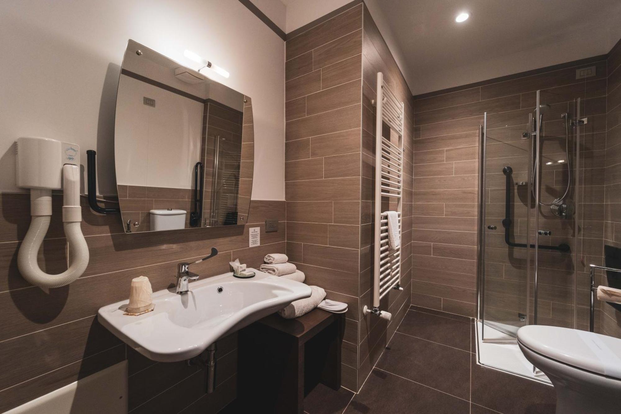 Hotel Villa Nabila Reggiolo エクステリア 写真