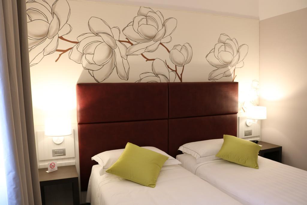 Hotel Villa Nabila Reggiolo エクステリア 写真
