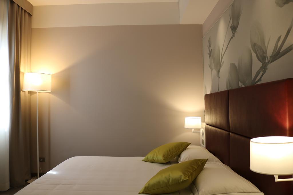 Hotel Villa Nabila Reggiolo エクステリア 写真
