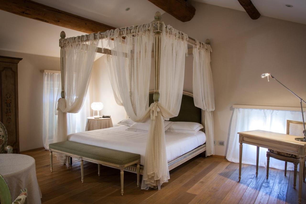 Hotel Villa Nabila Reggiolo エクステリア 写真